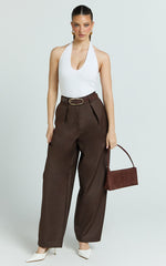 Dale Pants - Barrel Leg Back Patch Pocket Pants in Chocolate